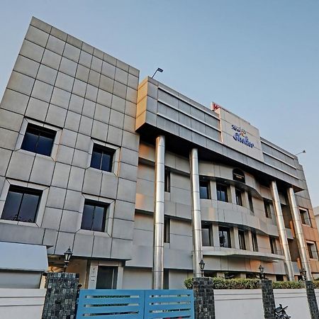 Shelter Hotel Лакнау Екстериор снимка