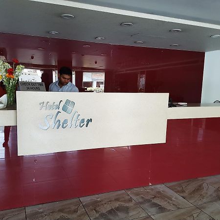Shelter Hotel Лакнау Екстериор снимка