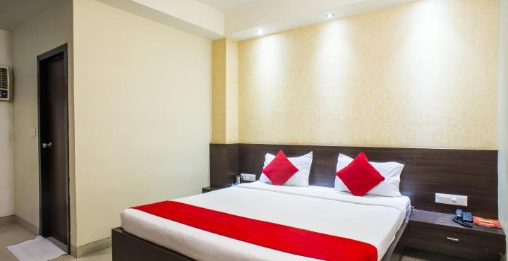 Shelter Hotel Лакнау Екстериор снимка