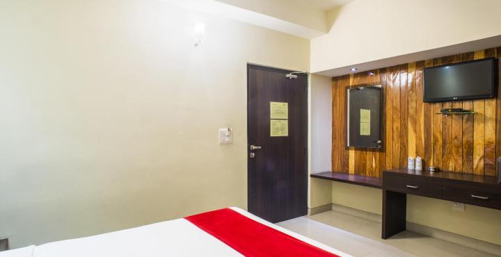 Shelter Hotel Лакнау Екстериор снимка