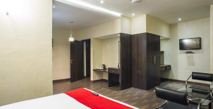 Shelter Hotel Лакнау Екстериор снимка