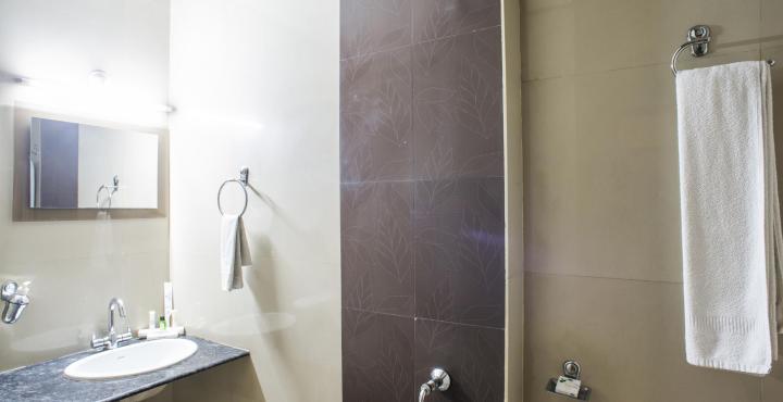 Shelter Hotel Лакнау Екстериор снимка