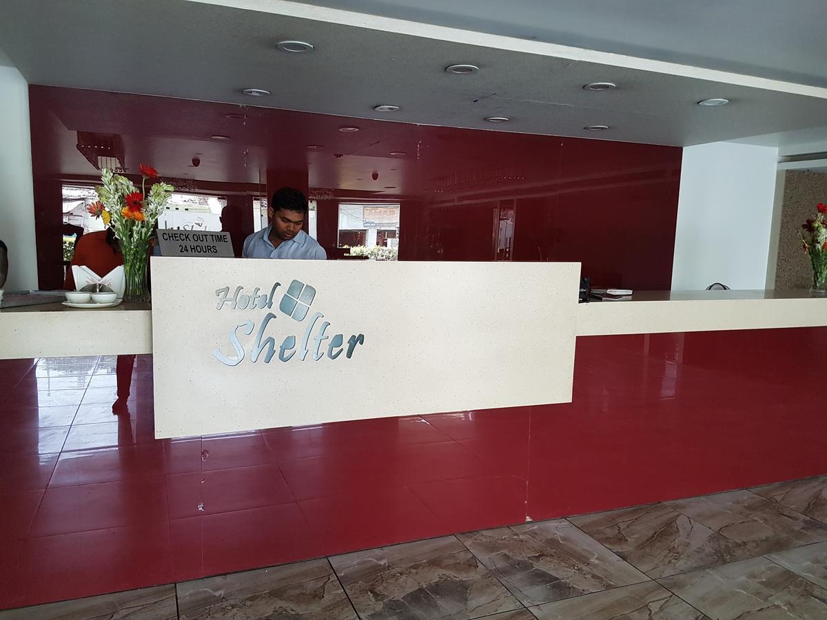 Shelter Hotel Лакнау Екстериор снимка